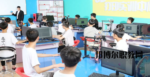 甘肅秦隴技工學(xué)校2020年報(bào)名條件、招生要求、招生對(duì)象