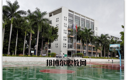 東莞電子科技學(xué)校2020年報名條件、招生要求、招生對象
