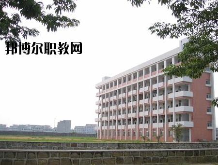 揭陽(yáng)技工學(xué)校2020年報(bào)名條件、招生要求、招生對(duì)象
