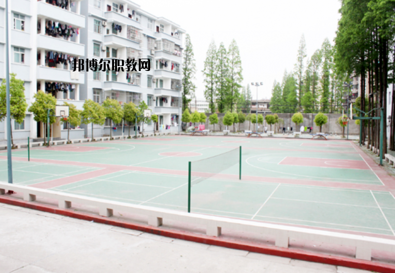 湖北潛江衛(wèi)生學(xué)校2020年報(bào)名條件、招生要求、招生對(duì)象