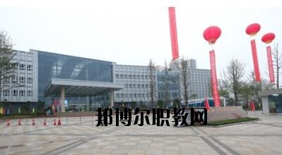 川北醫(yī)學(xué)院附屬醫(yī)院護(hù)士學(xué)校2020年報(bào)名條件、招生要求、招生對(duì)象