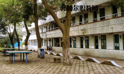柳州汽車運(yùn)輸技工學(xué)校2020年報(bào)名條件、招生要求、招生對(duì)象