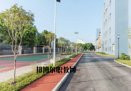 廣東華文航空藝術(shù)職業(yè)學(xué)校2020年報(bào)名條件、招生要求、招生對(duì)象