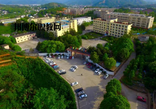萍鄉(xiāng)工業(yè)中等專業(yè)學(xué)校怎么樣、好不好