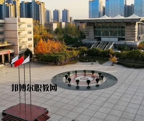 鄭州商貿(mào)管理學校2021年報名條件、招生對象