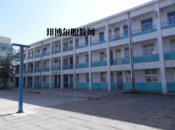 洛陽(yáng)中醫(yī)藥學(xué)校2021年報(bào)名條件、招生要求、招生對(duì)象