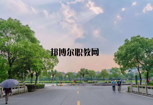 新余新興產(chǎn)業(yè)工程學(xué)校怎么樣、好不好