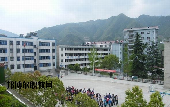 ?？德毥讨行膶W校2020年招生辦聯(lián)系電話