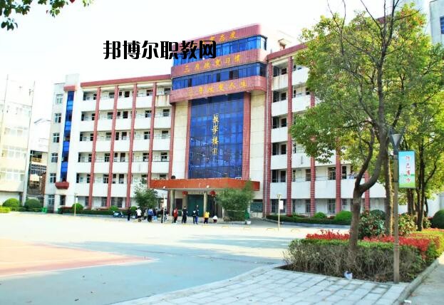 孝感工業(yè)學(xué)校2020年報(bào)名條件、招生要求、招生對象