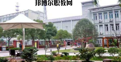 石家莊中美經(jīng)貿(mào)中等專業(yè)學(xué)校怎么樣、好不好