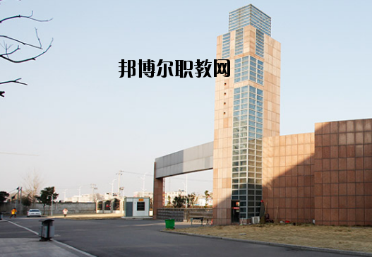 鳳臺職業(yè)教育中心2020年報名條件、招生要求、招生對象