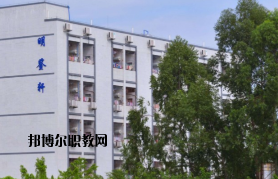 廣東高新技術(shù)技工學(xué)校2020年報名條件、招生要求、招生對象