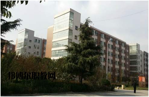 鄭州中原中等專業(yè)學(xué)校2021年報(bào)名條件、招生要求、招生對(duì)象