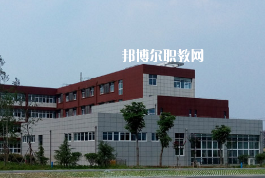 天長(zhǎng)工業(yè)學(xué)校2020年報(bào)名條件、招生要求、招生對(duì)象