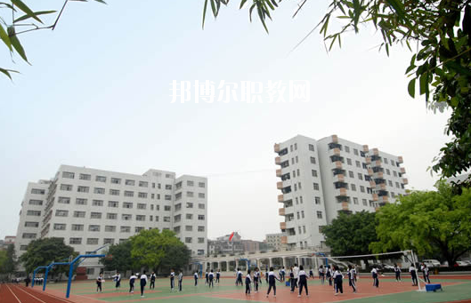 廣州醫(yī)藥職業(yè)學(xué)校2020年報(bào)名條件、招生要求、招生對象