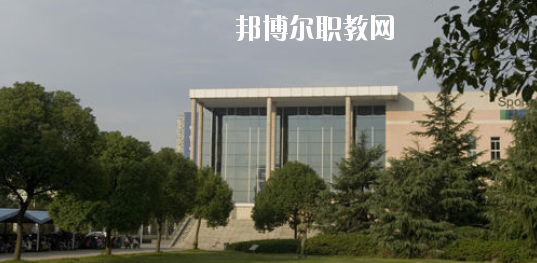 崇左八桂城市中等職業(yè)技術(shù)學(xué)校2020年報名條件、招生要求、招生對象