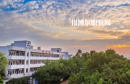 廣州市南沙區(qū)嶺東職業(yè)技術(shù)學(xué)校2020年報(bào)名條件、招生要求、招生對象