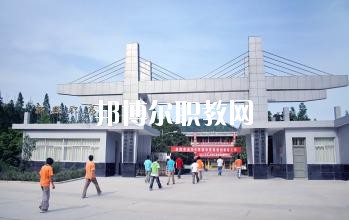新縣千斤職業(yè)高級中學2021年報名條件、招生要求、招生對象