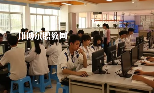 佛山順德區(qū)李偉強(qiáng)職業(yè)技術(shù)學(xué)校怎么樣、好不好