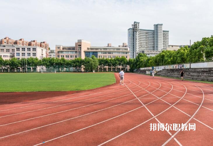 重慶藝才高級技工學(xué)校2020年報名條件、招生要求、招生對象