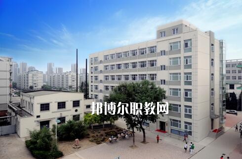 南陽經(jīng)濟(jì)貿(mào)易學(xué)校2021年報(bào)名條件、招生要求、招生對象