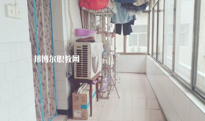 漯河市舞陽(yáng)中等專(zhuān)業(yè)學(xué)校2021年宿舍條件