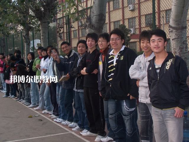 濮陽(yáng)市油田職業(yè)中等專業(yè)學(xué)校怎么樣、好不好