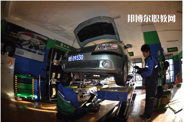重慶2021年男生上汽修學(xué)校學(xué)什么專(zhuān)業(yè)好