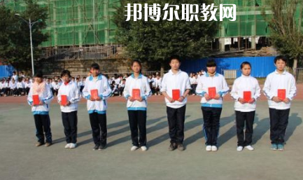 重慶市墊江縣第二職業(yè)中學校2021年報名條件、招生要求、招生對象