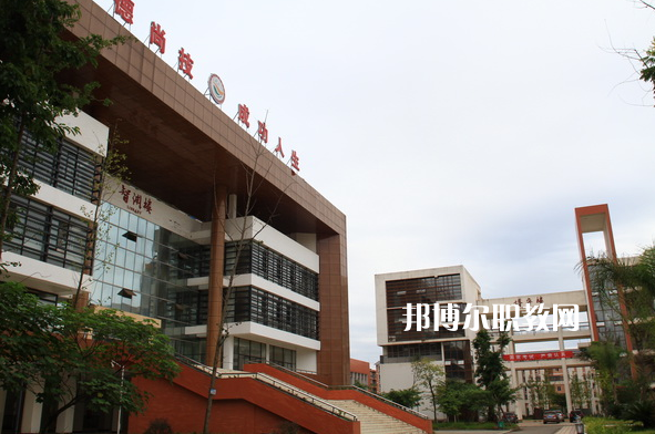 重慶開縣巨龍中等職業(yè)技術(shù)學校2021年報名條件、招生要求、招生對象