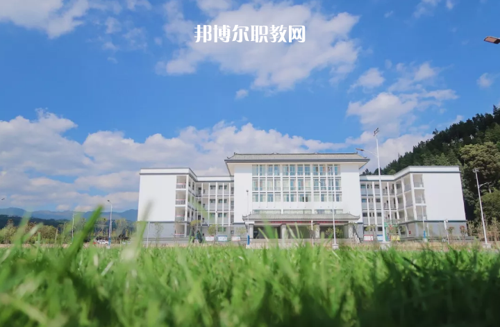 澄江縣職業(yè)高級中學2021年報名條件、招生要求、招生對象