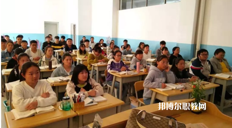曲靖富源職業(yè)技術(shù)學(xué)校2021年報(bào)名條件、招生要求、招生對象