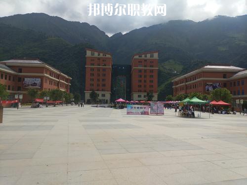 怒江州民族中等專業(yè)學(xué)校2021年報(bào)名條件、招生要求、招生對(duì)象