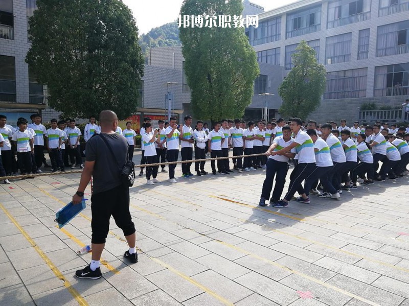 臨滄財貿(mào)學(xué)校2021年報名條件、招生要求、招生對象
