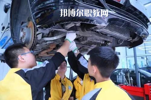 成都2021年男生讀汽修學(xué)校學(xué)什么專(zhuān)業(yè)好