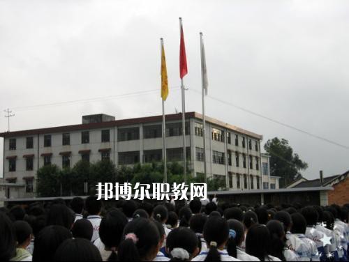 云南臨滄衛(wèi)生學(xué)校2021年報名條件、招生要求、招生對象