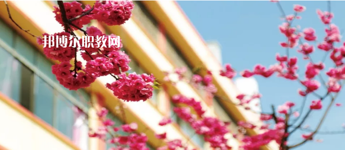 云南昆明工業(yè)學(xué)校2021年報(bào)名條件、招生要求、招生對(duì)象
