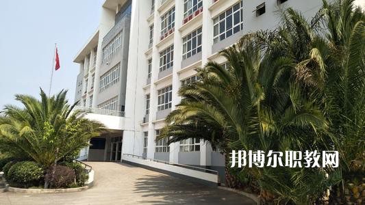 晉寧職業(yè)高級(jí)中學(xué)2021年報(bào)名條件、招生要求、招生對(duì)象