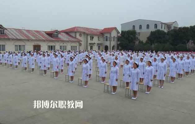 四川蜀都衛(wèi)生學(xué)校2021年學(xué)費、收費多少