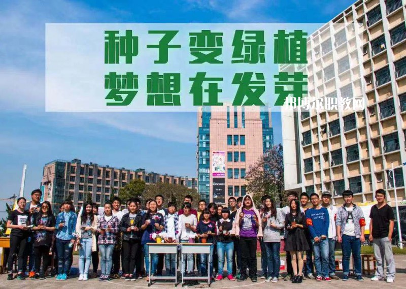 江蘇傳媒學(xué)校2022年報名條件、招生要求、招生對象