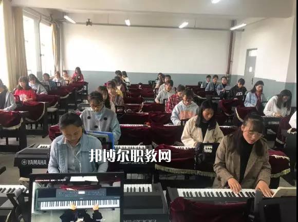 甘肅省臨夏州職業(yè)技術(shù)學(xué)校2022年報名條件、招生要求、招生對象