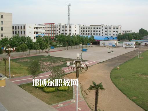 重慶計(jì)算機(jī)職業(yè)高級(jí)中學(xué)怎么樣、好不好