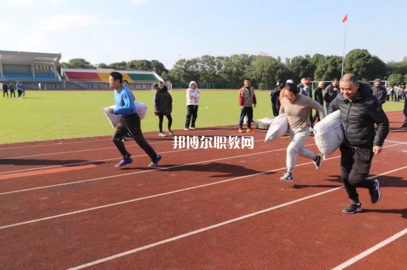 無錫汽車工程高等職業(yè)技術(shù)學(xué)校2022年報名條件、招生要求、招生對象