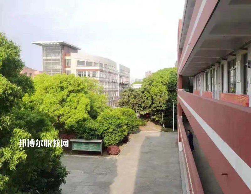 江陰商業(yè)中等專業(yè)學(xué)校2022年報(bào)名條件、招生要求、招生對(duì)象