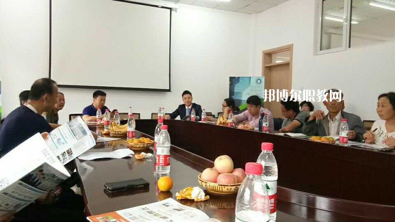 秦皇島渤?？萍贾械葘I(yè)學校2022年招生辦聯系電話