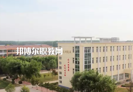 江蘇省金山中等專(zhuān)業(yè)學(xué)校2022年招生辦聯(lián)系電話