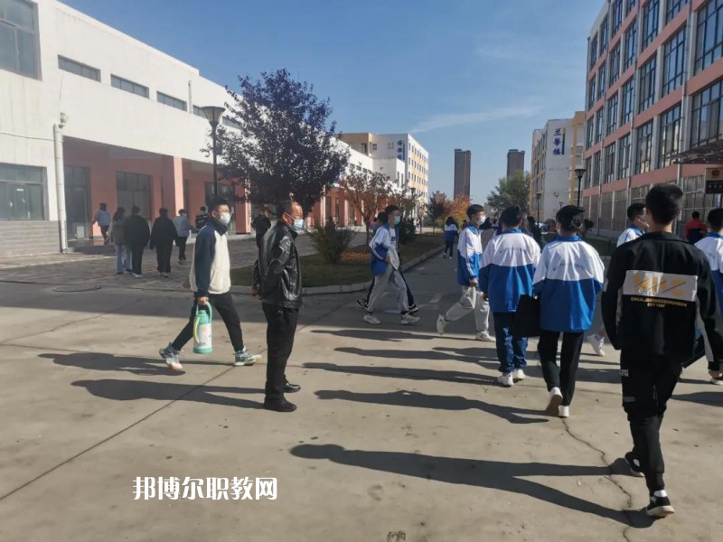 華亭職業(yè)教育中心2022年報名條件、招生要求、招生對象