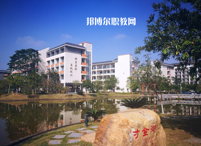 惠州衛(wèi)生學(xué)校2022年報名條件、招生要求、招生對象