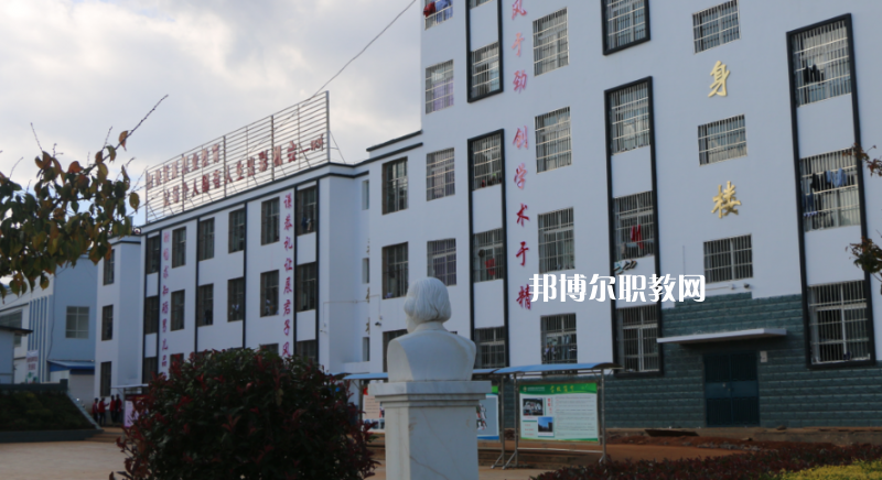 鹽源縣職業(yè)中學2022年報名條件、招生要求、招生對象