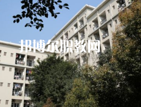 重慶輕工業(yè)學校2022年報名條件、招生要求、招生對象